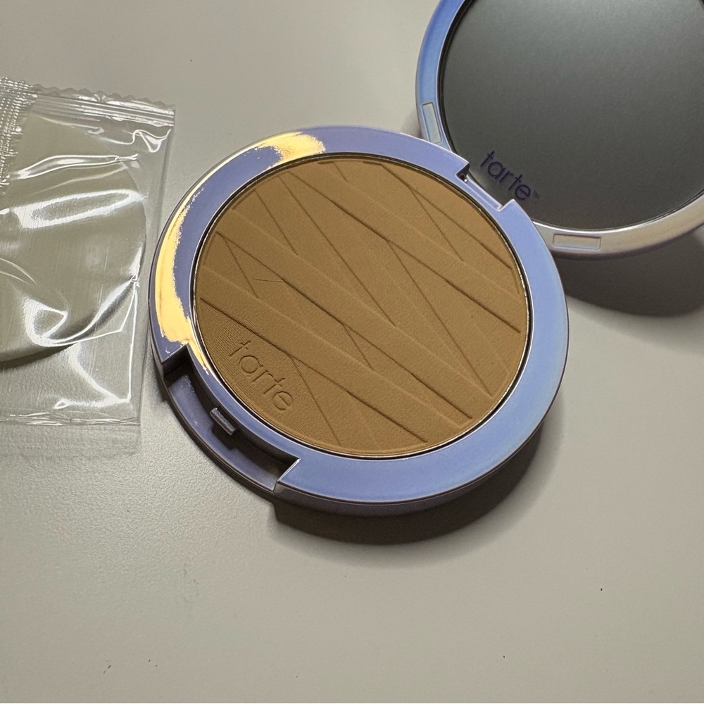 Tarte Foundation in Medium-Tan Neutral (BRAND NEW)